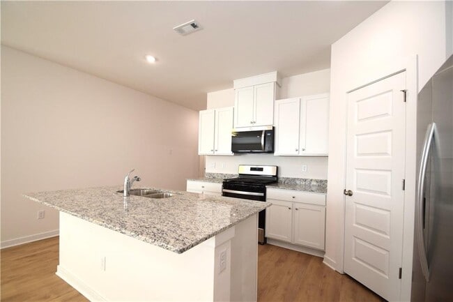 Building Photo - 3071 Laredo Ln