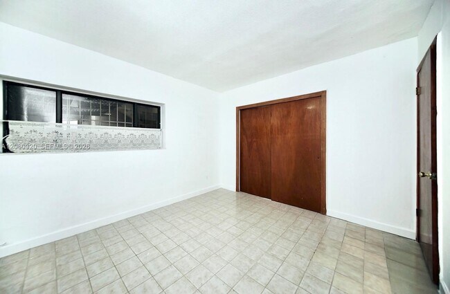 Foto del edificio - 8636 NW 35th Pl