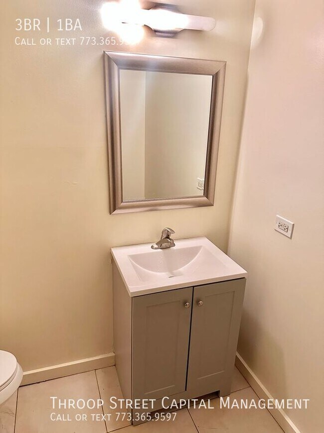 Foto del edificio - Spacious 3Bed 1Bath