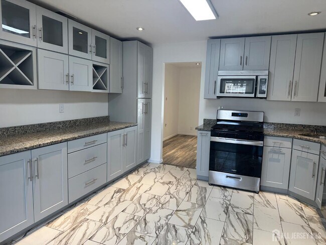 Building Photo - 402 Rittenhouse Ct