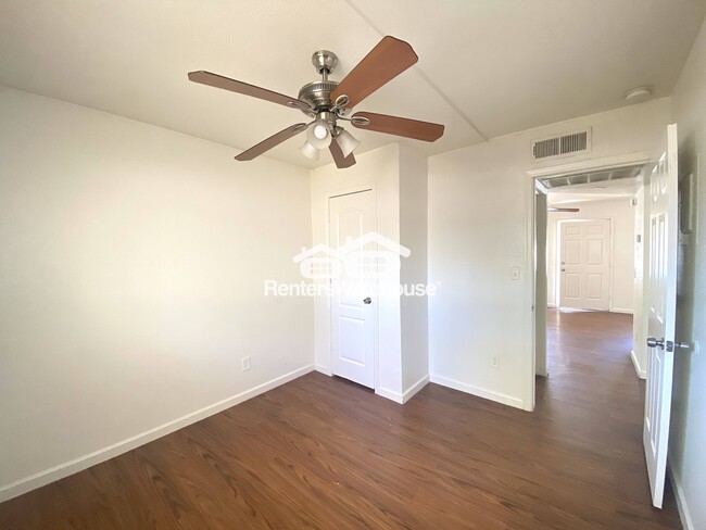 Building Photo - 325 S Pioneer
