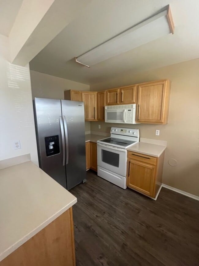 Building Photo - 2 bed/ 2 bath Kahana Condo