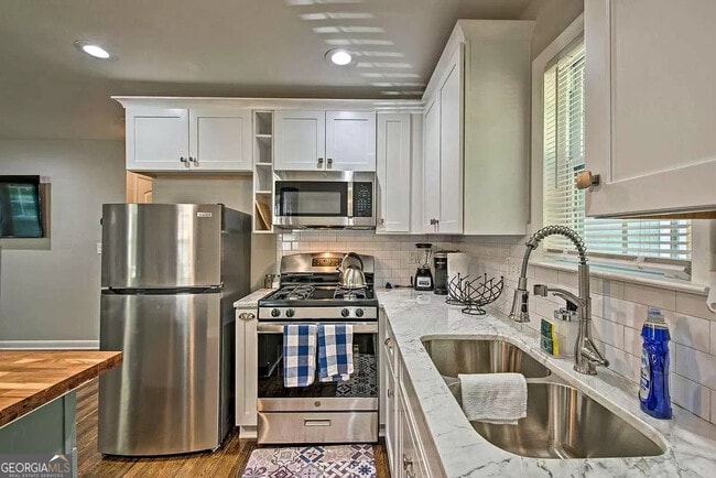 Building Photo - 1093 Edgefield Dr SW