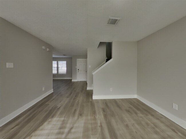 Foto del edificio - 21899 Pinewilde Ct