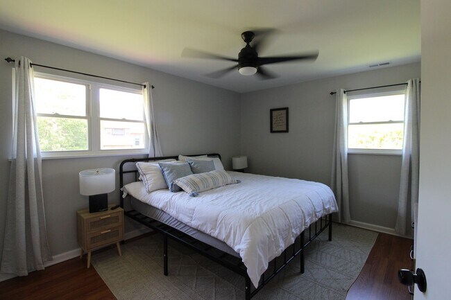 Foto del edificio - Bright & Spacious 2-Bedroom Home in Massanutten