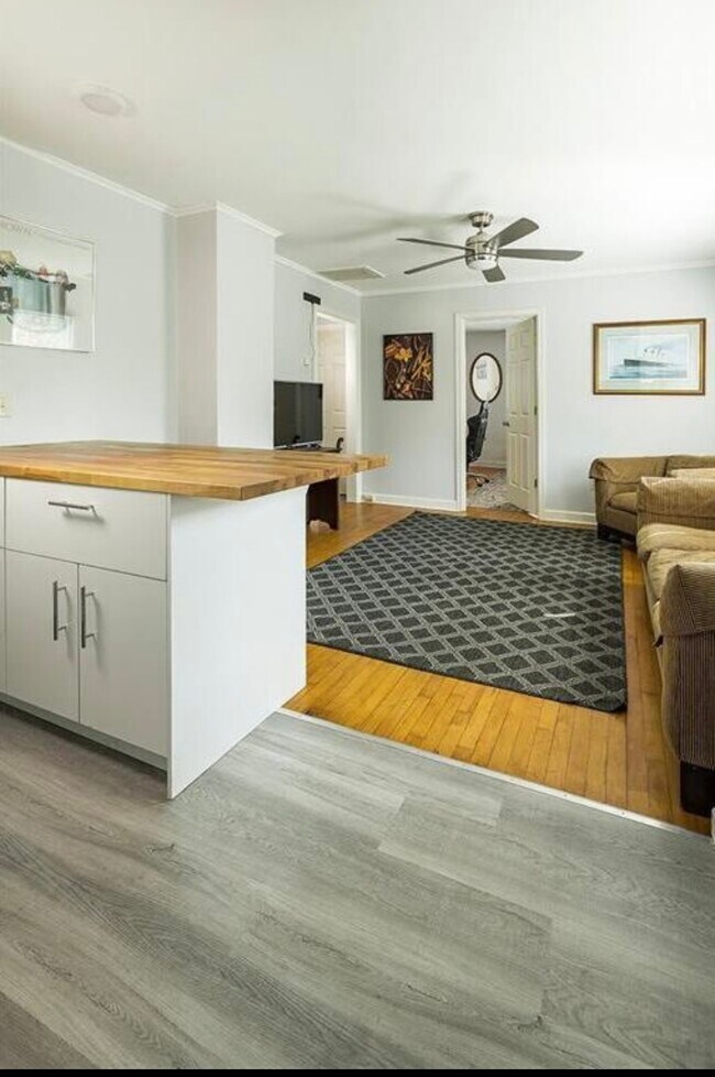 concepto de planta abierta - 355 Saint Clair Ave