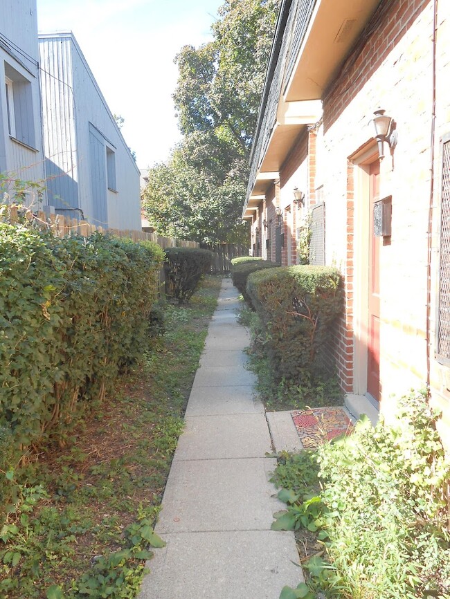 Foto del edificio - 1360 Highland St