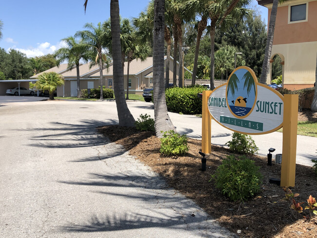Building Photo - 16840 Sanibel Sunset Ct