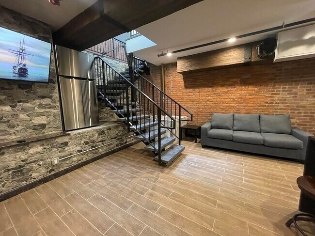 Foto del edificio - 1028 Commonwealth Ave