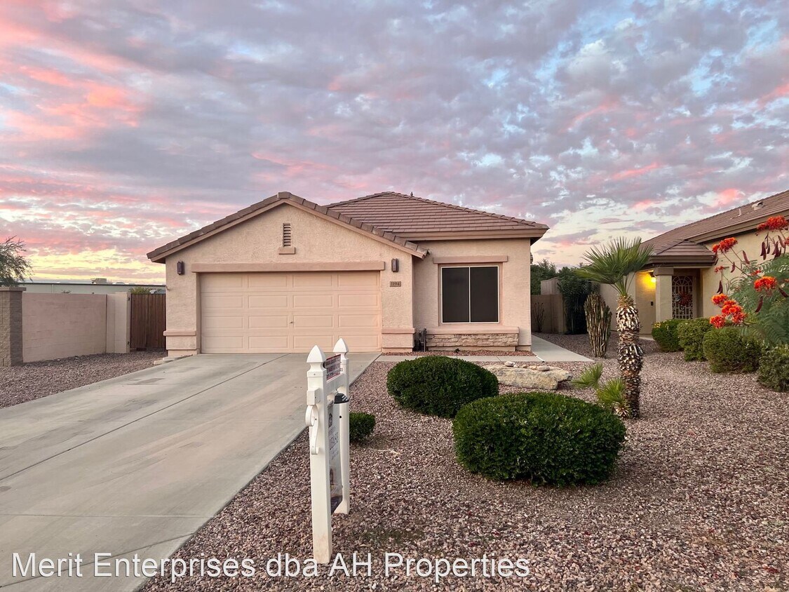 Primary Photo - 3 br, 2 bath House - 1194 W DESERT SEASONS DR