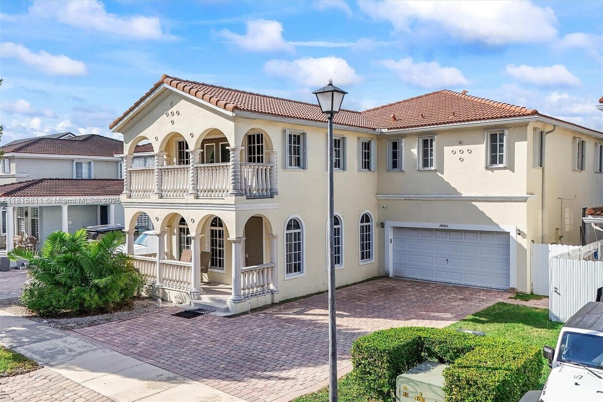 Foto principal - 14045 SW 278th St