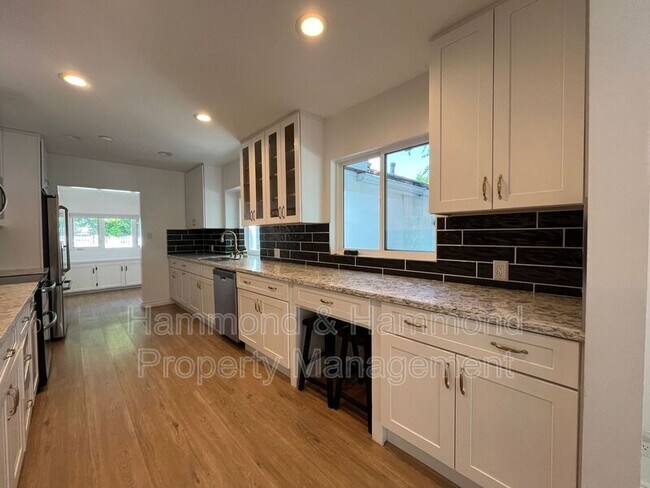 Building Photo - 5710 Jumilla Ave