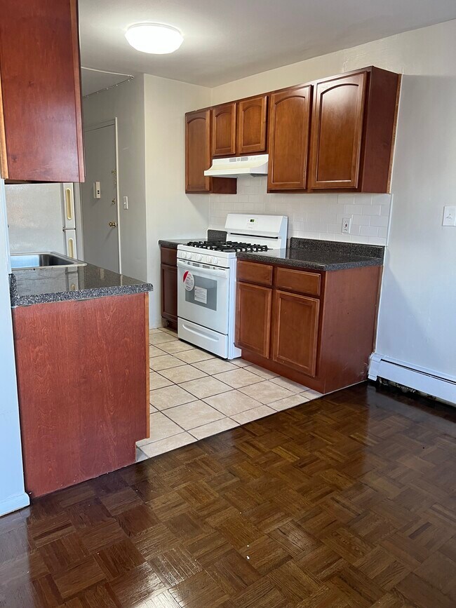 Kitchen - 147 Main St