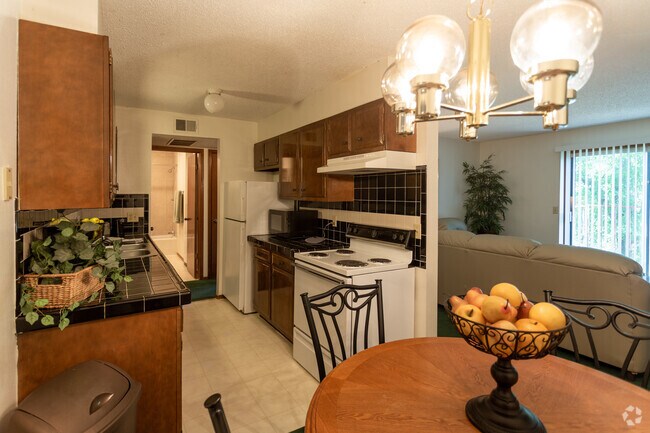 1HAB 1BA 750 ft² - Walnut Gardens