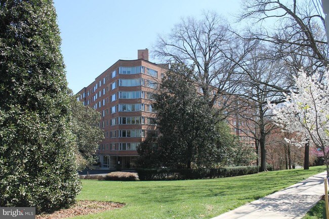 Welcome to 4200 Cathedral Ave. - 4200 Cathedral Ave NW