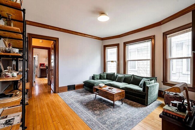 Building Photo - 2556-2558-2558 S Brisbane Ave