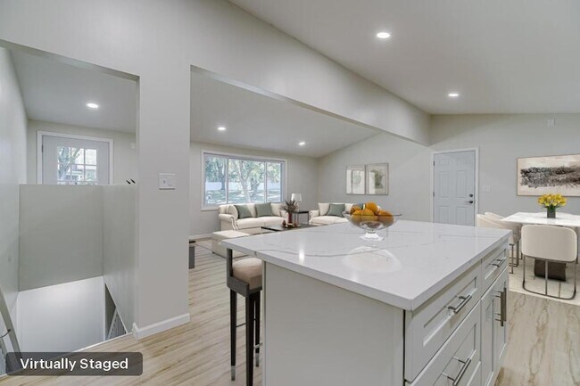 Foto del edificio - 835 Niagara Ln N