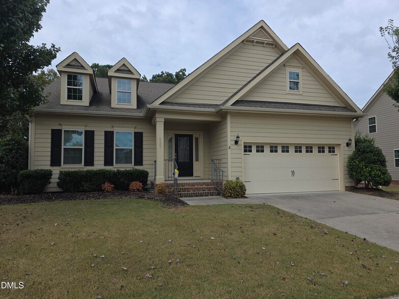 Primary Photo - 6007 Peachtree Town Ln