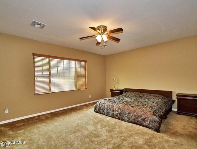 Foto del edificio - 836 E Harrison St