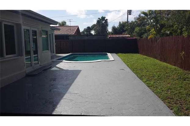 Foto del edificio - 20322 NE 14th Ct