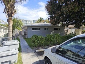 Building Photo - 831 SW 7th St