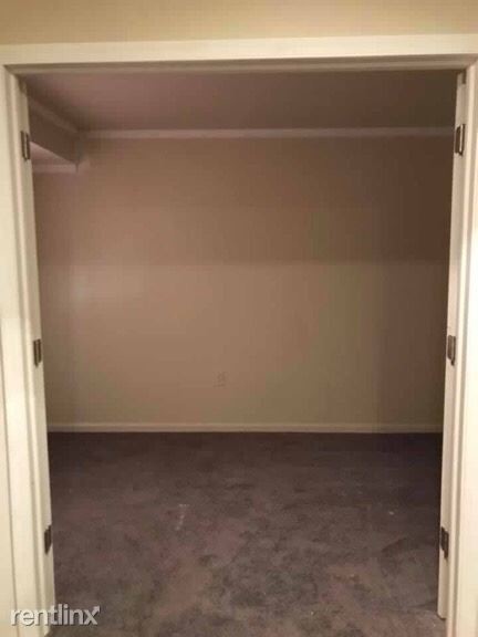 Building Photo - 4 br, 2.5 bath Townhome - 1250 Palmer Rd
