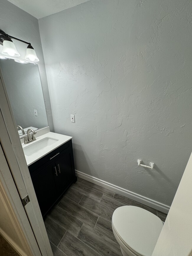 Foto del edificio - 1001 N Locust Ln