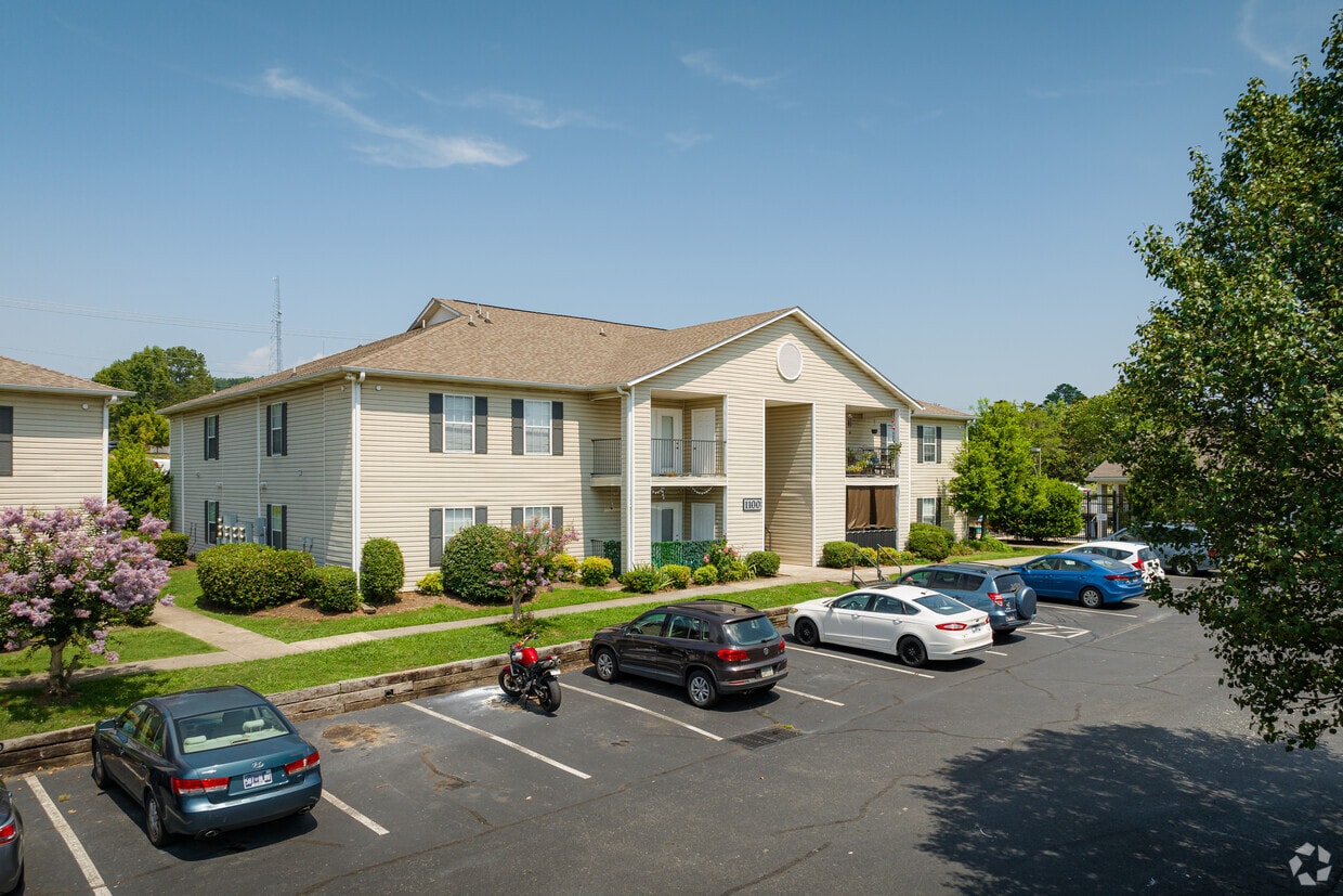 Primary Photo - The Pointe at Westland
