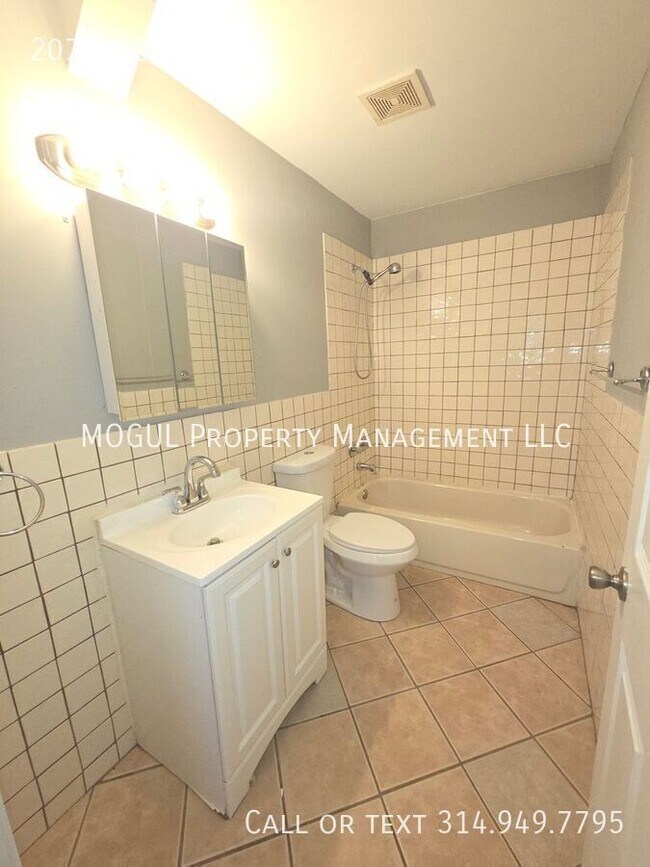 Foto del edificio - 207 Waller Ave