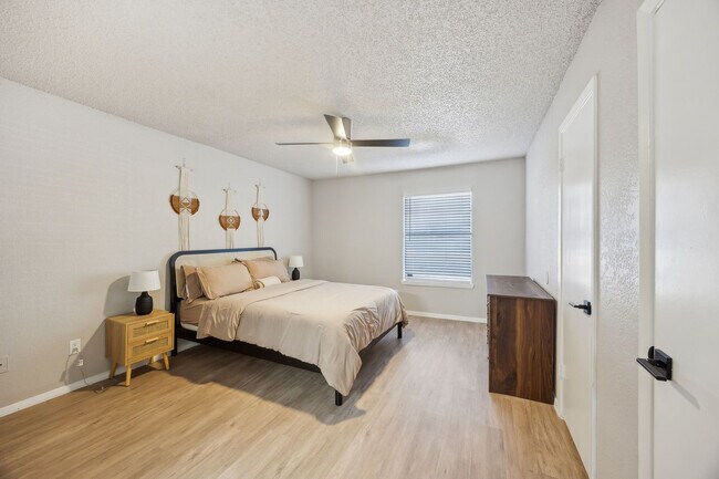 Foto del edificio - 2537 Thomason Cir