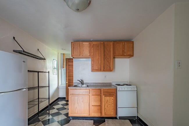 Building Photo - 86 S 15th St