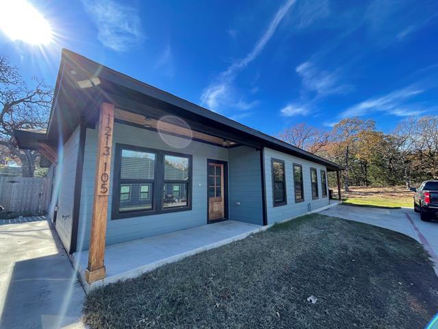 Foto principal - 1213 Oak Dr