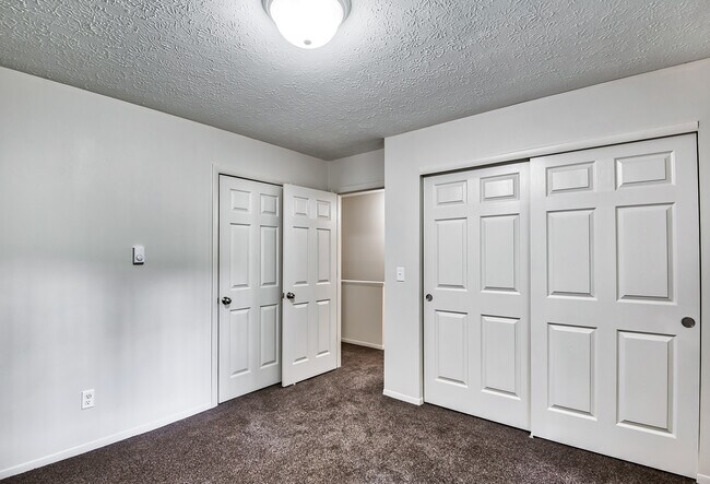 Building Photo - Forrest Bluff Apartments