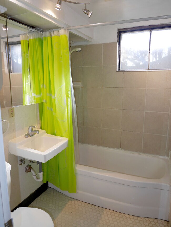 Building Photo - 16360 E Fremont Ave