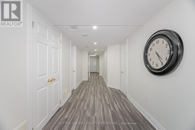 Building Photo - 5 Freedom Oaks Trail