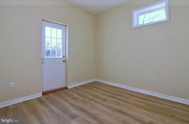 Foto del edificio - 629 Mineral Ave