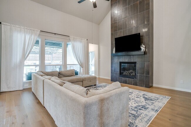 Foto del edificio - 550 Peppercress Ln