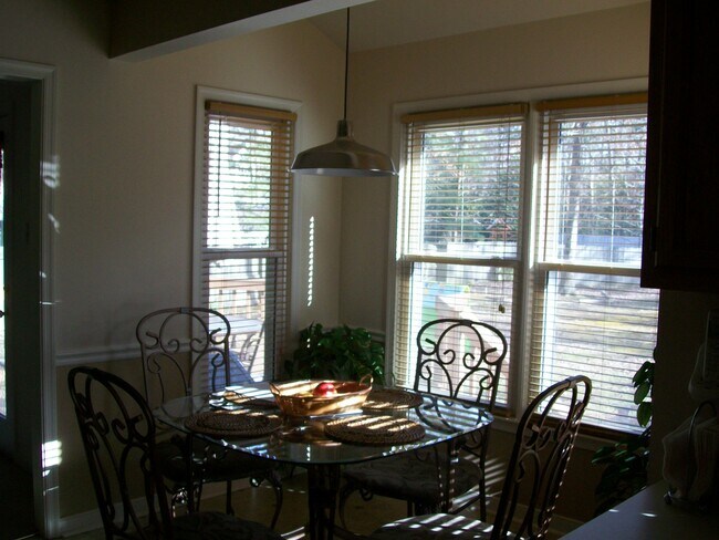 Foto del edificio - 11001 Forest Trace Way