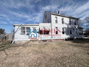 Building Photo - 331 S Barker Ave