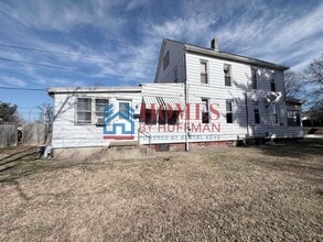 Building Photo - 331 S Barker Ave