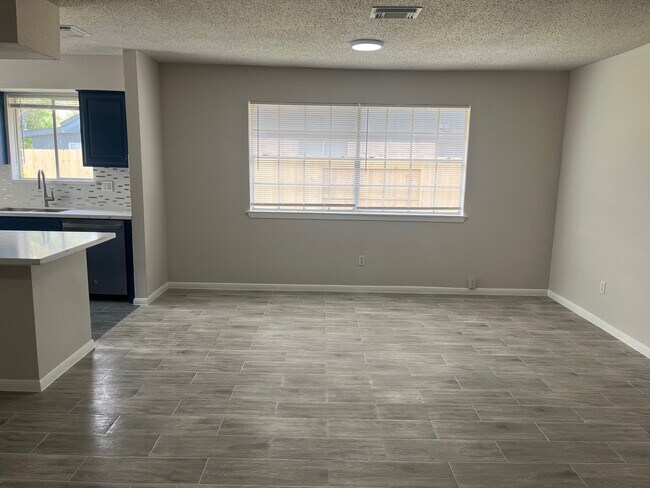 Foto del edificio - 2434 Long Reach Dr