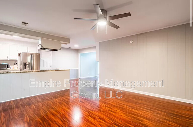Foto del edificio - 306 Spartan Dr