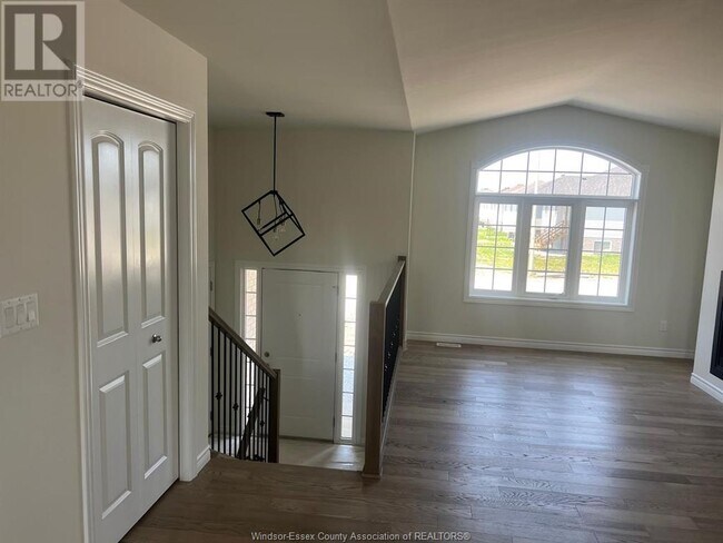 Building Photo - 1065 Aspen Ridge Cres