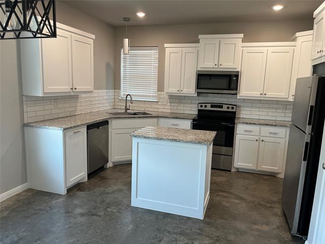 Building Photo - 1043 CR 327