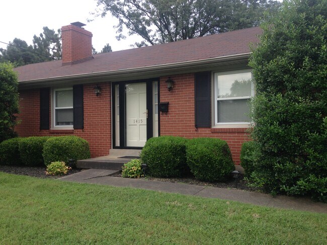 Building Photo - 1415 Girard Dr