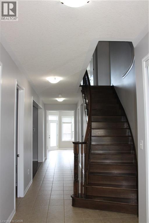 Building Photo - 52 Beattie Crescent