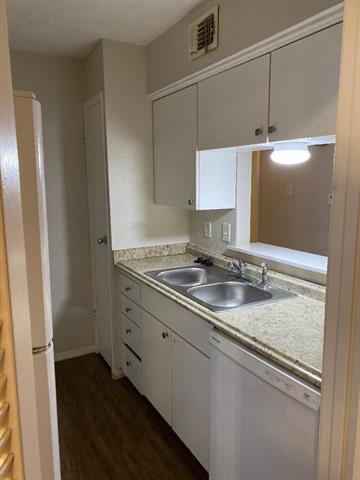 Foto del edificio - 4859 Cedar Springs Rd
