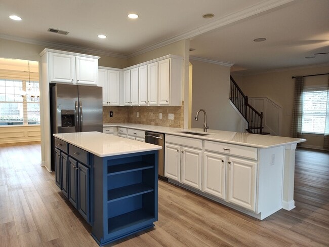 Building Photo - Gorgeous 5-bedroom, 5-bathroom house in the Lawson Community!