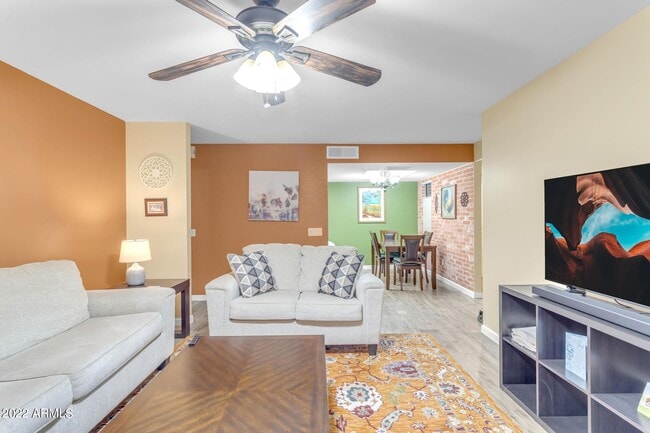 Foto del edificio - 2146 W Isabella Ave