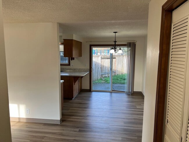 Foto del edificio - 2 Bedroom in Bethel-Danebo Area